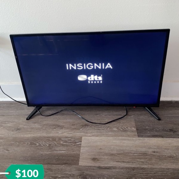 Insignia 32 inch Tv - Picture 1 of 6